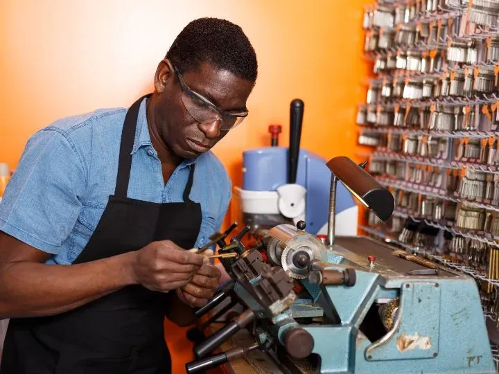 Benefits of Hiring a Licensed Locksmith in Airmont