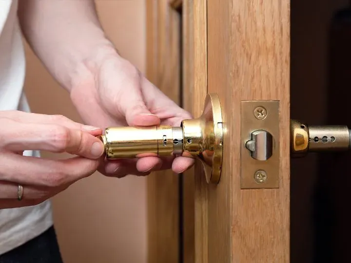 Electronic vs. Mechanical Locks Reliability Comparison in Power Outages