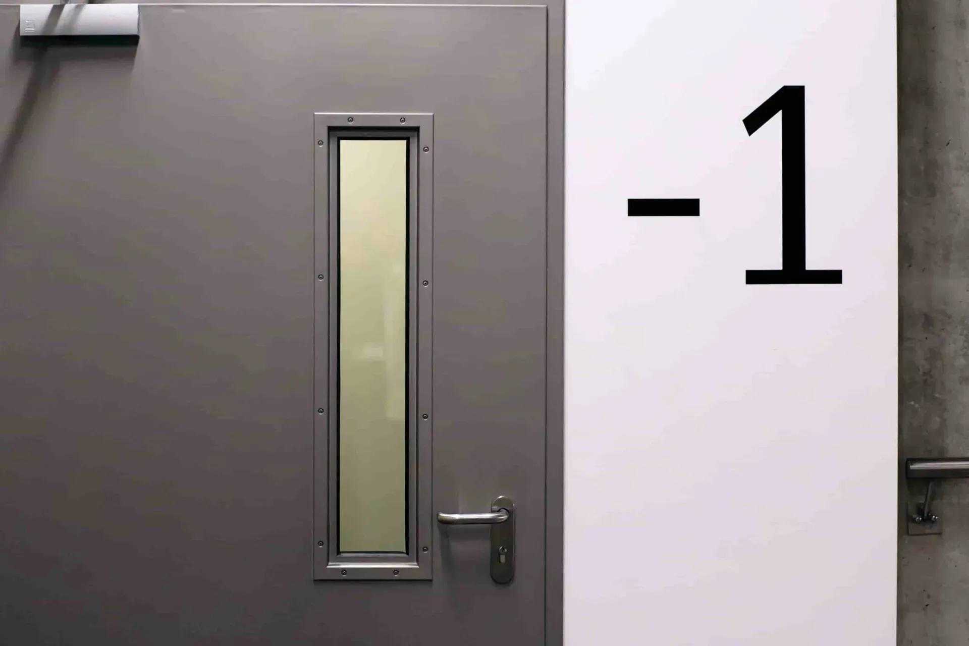 Heavy Duty Door Closer vs. Standard Door Closer
