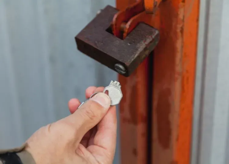 How To Get A Broken Key Out Of A Lock