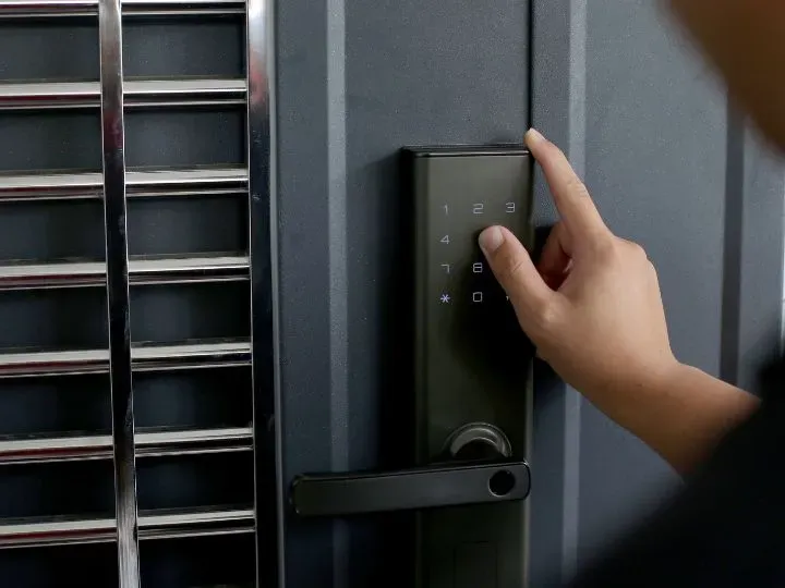 Smart Locks vs Traditional Deadbolts Which Is Right for Your Home
